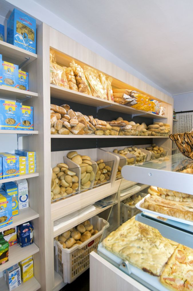 arredamento negozi panetteria borgosesia (20)